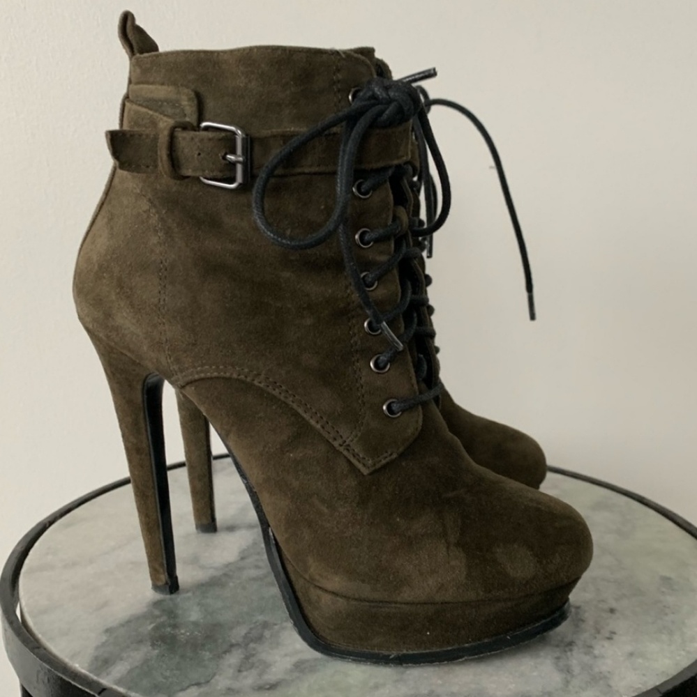 High heels - Picture 3 of 3
